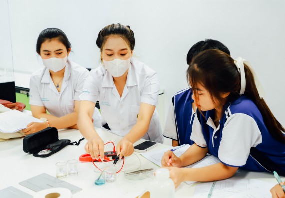 ภาพกิจกรรม    คณะวิทยาศาสตร์และเทคโนโลยี มหาวิทยาลัยราชภัฏกำแพงเพชร ร่วมกับโรงเรียนผดุงปัญญา จัดค่ายวิทยาศาสตร์  และค่ายเทคนิคปลอดเชื้อ