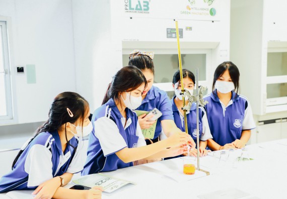 ภาพกิจกรรม    คณะวิทยาศาสตร์และเทคโนโลยี มหาวิทยาลัยราชภัฏกำแพงเพชร ร่วมกับโรงเรียนผดุงปัญญา จัดค่ายวิทยาศาสตร์  และค่ายเทคนิคปลอดเชื้อ