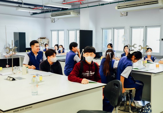 ภาพกิจกรรม    คณะวิทยาศาสตร์และเทคโนโลยี มหาวิทยาลัยราชภัฏกำแพงเพชร ร่วมกับโรงเรียนผดุงปัญญา จัดค่ายวิทยาศาสตร์  และค่ายเทคนิคปลอดเชื้อ