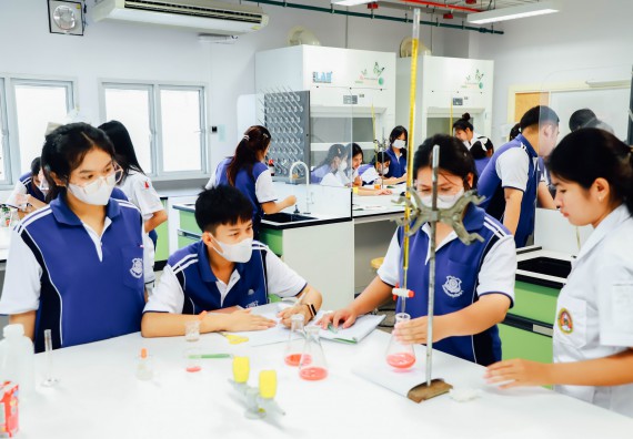 ภาพกิจกรรม    คณะวิทยาศาสตร์และเทคโนโลยี มหาวิทยาลัยราชภัฏกำแพงเพชร ร่วมกับโรงเรียนผดุงปัญญา จัดค่ายวิทยาศาสตร์  และค่ายเทคนิคปลอดเชื้อ