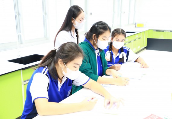 ภาพกิจกรรม    คณะวิทยาศาสตร์และเทคโนโลยี มหาวิทยาลัยราชภัฏกำแพงเพชร ร่วมกับโรงเรียนผดุงปัญญา จัดค่ายวิทยาศาสตร์  และค่ายเทคนิคปลอดเชื้อ