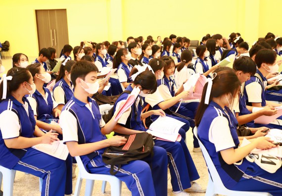 ภาพกิจกรรม    คณะวิทยาศาสตร์และเทคโนโลยี มหาวิทยาลัยราชภัฏกำแพงเพชร ร่วมกับโรงเรียนผดุงปัญญา จัดค่ายวิทยาศาสตร์  และค่ายเทคนิคปลอดเชื้อ