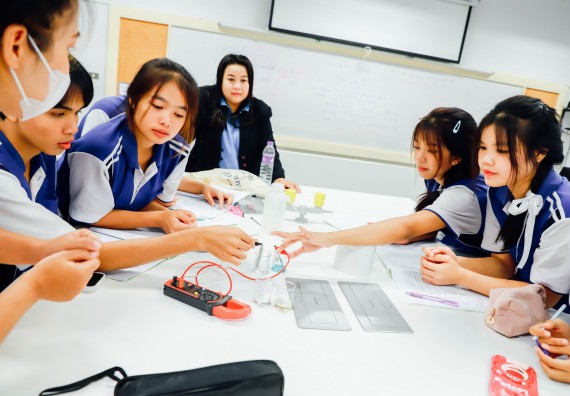 ภาพกิจกรรม    คณะวิทยาศาสตร์และเทคโนโลยี มหาวิทยาลัยราชภัฏกำแพงเพชร ร่วมกับโรงเรียนผดุงปัญญา จัดค่ายวิทยาศาสตร์  และค่ายเทคนิคปลอดเชื้อ