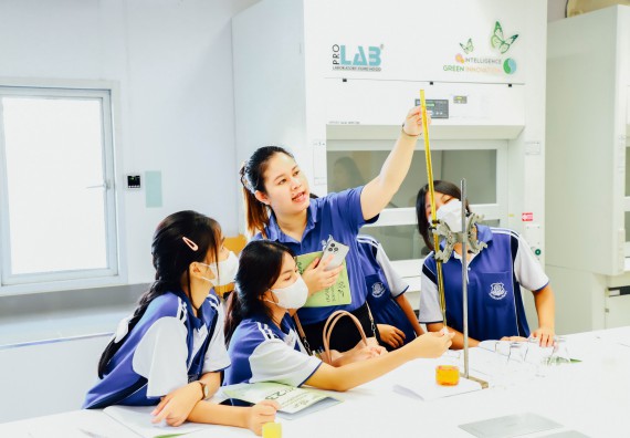 ภาพกิจกรรม    คณะวิทยาศาสตร์และเทคโนโลยี มหาวิทยาลัยราชภัฏกำแพงเพชร ร่วมกับโรงเรียนผดุงปัญญา จัดค่ายวิทยาศาสตร์  และค่ายเทคนิคปลอดเชื้อ