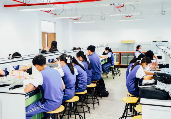 ภาพกิจกรรม    คณะวิทยาศาสตร์และเทคโนโลยี มหาวิทยาลัยราชภัฏกำแพงเพชร ร่วมกับโรงเรียนผดุงปัญญา จัดค่ายวิทยาศาสตร์  และค่ายเทคนิคปลอดเชื้อ