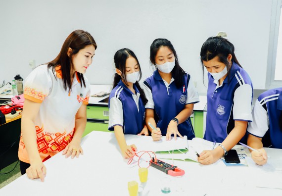 ภาพกิจกรรม    คณะวิทยาศาสตร์และเทคโนโลยี มหาวิทยาลัยราชภัฏกำแพงเพชร ร่วมกับโรงเรียนผดุงปัญญา จัดค่ายวิทยาศาสตร์  และค่ายเทคนิคปลอดเชื้อ