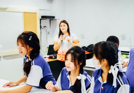 ภาพกิจกรรม    คณะวิทยาศาสตร์และเทคโนโลยี มหาวิทยาลัยราชภัฏกำแพงเพชร ร่วมกับโรงเรียนผดุงปัญญา จัดค่ายวิทยาศาสตร์  และค่ายเทคนิคปลอดเชื้อ