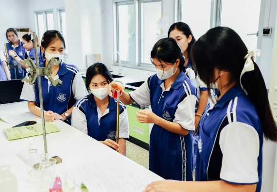 ภาพกิจกรรม    คณะวิทยาศาสตร์และเทคโนโลยี มหาวิทยาลัยราชภัฏกำแพงเพชร ร่วมกับโรงเรียนผดุงปัญญา จัดค่ายวิทยาศาสตร์  และค่ายเทคนิคปลอดเชื้อ