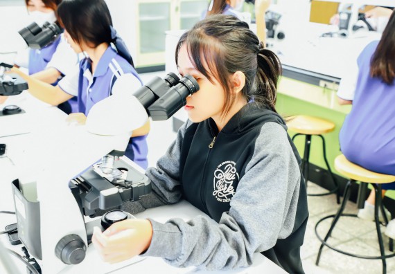 ภาพกิจกรรม    คณะวิทยาศาสตร์และเทคโนโลยี มหาวิทยาลัยราชภัฏกำแพงเพชร ร่วมกับโรงเรียนผดุงปัญญา จัดค่ายวิทยาศาสตร์  และค่ายเทคนิคปลอดเชื้อ