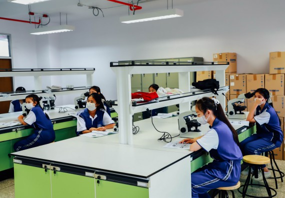 ภาพกิจกรรม    คณะวิทยาศาสตร์และเทคโนโลยี มหาวิทยาลัยราชภัฏกำแพงเพชร ร่วมกับโรงเรียนผดุงปัญญา จัดค่ายวิทยาศาสตร์  และค่ายเทคนิคปลอดเชื้อ