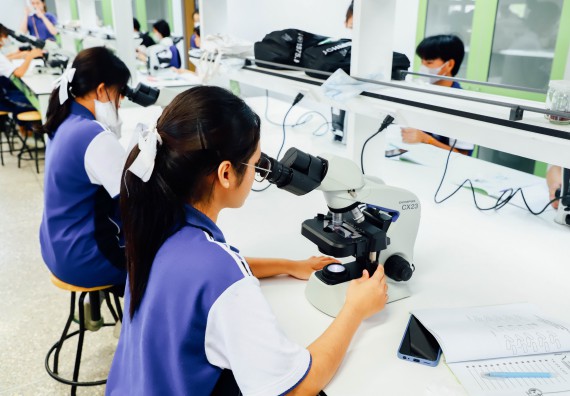 ภาพกิจกรรม    คณะวิทยาศาสตร์และเทคโนโลยี มหาวิทยาลัยราชภัฏกำแพงเพชร ร่วมกับโรงเรียนผดุงปัญญา จัดค่ายวิทยาศาสตร์  และค่ายเทคนิคปลอดเชื้อ