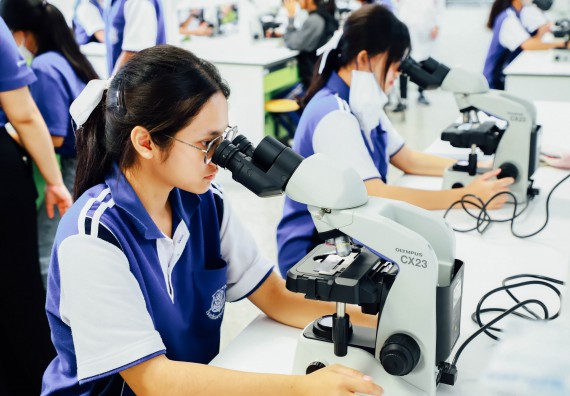 ภาพกิจกรรม    คณะวิทยาศาสตร์และเทคโนโลยี มหาวิทยาลัยราชภัฏกำแพงเพชร ร่วมกับโรงเรียนผดุงปัญญา จัดค่ายวิทยาศาสตร์  และค่ายเทคนิคปลอดเชื้อ