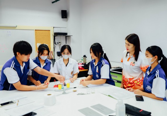 ภาพกิจกรรม    คณะวิทยาศาสตร์และเทคโนโลยี มหาวิทยาลัยราชภัฏกำแพงเพชร ร่วมกับโรงเรียนผดุงปัญญา จัดค่ายวิทยาศาสตร์  และค่ายเทคนิคปลอดเชื้อ