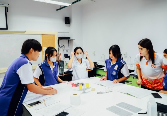 ภาพกิจกรรม    คณะวิทยาศาสตร์และเทคโนโลยี มหาวิทยาลัยราชภัฏกำแพงเพชร ร่วมกับโรงเรียนผดุงปัญญา จัดค่ายวิทยาศาสตร์  และค่ายเทคนิคปลอดเชื้อ