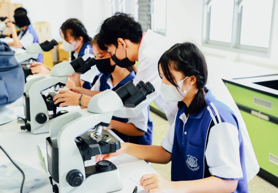 ภาพกิจกรรม    คณะวิทยาศาสตร์และเทคโนโลยี มหาวิทยาลัยราชภัฏกำแพงเพชร ร่วมกับโรงเรียนผดุงปัญญา จัดค่ายวิทยาศาสตร์  และค่ายเทคนิคปลอดเชื้อ