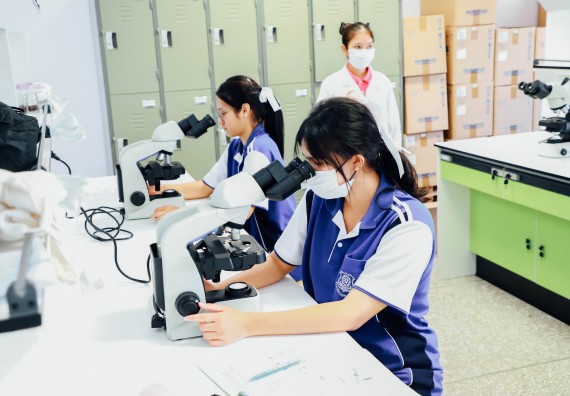 ภาพกิจกรรม    คณะวิทยาศาสตร์และเทคโนโลยี มหาวิทยาลัยราชภัฏกำแพงเพชร ร่วมกับโรงเรียนผดุงปัญญา จัดค่ายวิทยาศาสตร์  และค่ายเทคนิคปลอดเชื้อ