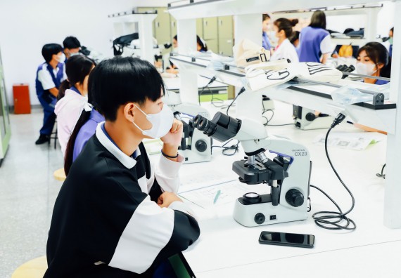 ภาพกิจกรรม    คณะวิทยาศาสตร์และเทคโนโลยี มหาวิทยาลัยราชภัฏกำแพงเพชร ร่วมกับโรงเรียนผดุงปัญญา จัดค่ายวิทยาศาสตร์  และค่ายเทคนิคปลอดเชื้อ