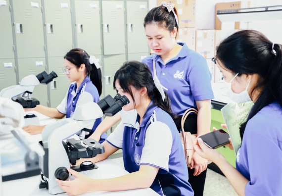 ภาพกิจกรรม    คณะวิทยาศาสตร์และเทคโนโลยี มหาวิทยาลัยราชภัฏกำแพงเพชร ร่วมกับโรงเรียนผดุงปัญญา จัดค่ายวิทยาศาสตร์  และค่ายเทคนิคปลอดเชื้อ