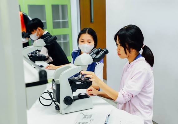 ภาพกิจกรรม    คณะวิทยาศาสตร์และเทคโนโลยี มหาวิทยาลัยราชภัฏกำแพงเพชร ร่วมกับโรงเรียนผดุงปัญญา จัดค่ายวิทยาศาสตร์  และค่ายเทคนิคปลอดเชื้อ