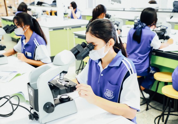 ภาพกิจกรรม    คณะวิทยาศาสตร์และเทคโนโลยี มหาวิทยาลัยราชภัฏกำแพงเพชร ร่วมกับโรงเรียนผดุงปัญญา จัดค่ายวิทยาศาสตร์  และค่ายเทคนิคปลอดเชื้อ