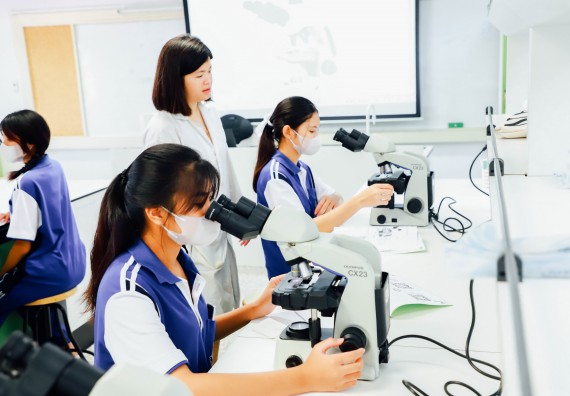 ภาพกิจกรรม    คณะวิทยาศาสตร์และเทคโนโลยี มหาวิทยาลัยราชภัฏกำแพงเพชร ร่วมกับโรงเรียนผดุงปัญญา จัดค่ายวิทยาศาสตร์  และค่ายเทคนิคปลอดเชื้อ