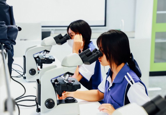 ภาพกิจกรรม    คณะวิทยาศาสตร์และเทคโนโลยี มหาวิทยาลัยราชภัฏกำแพงเพชร ร่วมกับโรงเรียนผดุงปัญญา จัดค่ายวิทยาศาสตร์  และค่ายเทคนิคปลอดเชื้อ