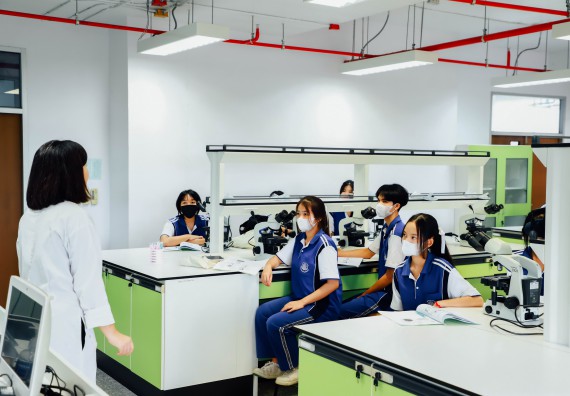 ภาพกิจกรรม    คณะวิทยาศาสตร์และเทคโนโลยี มหาวิทยาลัยราชภัฏกำแพงเพชร ร่วมกับโรงเรียนผดุงปัญญา จัดค่ายวิทยาศาสตร์  และค่ายเทคนิคปลอดเชื้อ