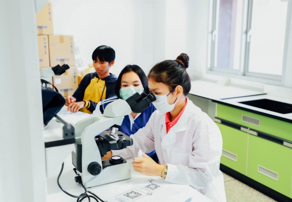 ภาพกิจกรรม    คณะวิทยาศาสตร์และเทคโนโลยี มหาวิทยาลัยราชภัฏกำแพงเพชร ร่วมกับโรงเรียนผดุงปัญญา จัดค่ายวิทยาศาสตร์  และค่ายเทคนิคปลอดเชื้อ