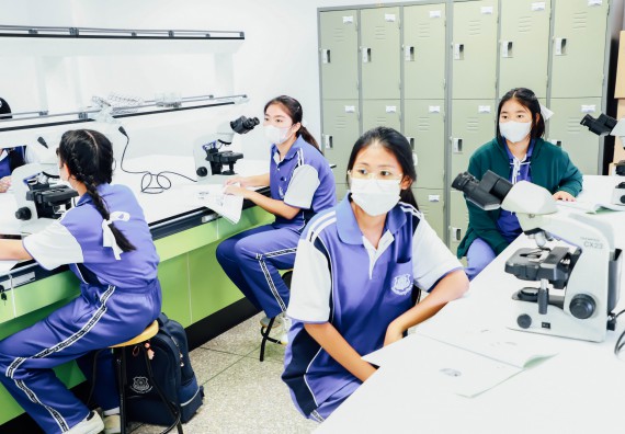 ภาพกิจกรรม    คณะวิทยาศาสตร์และเทคโนโลยี มหาวิทยาลัยราชภัฏกำแพงเพชร ร่วมกับโรงเรียนผดุงปัญญา จัดค่ายวิทยาศาสตร์  และค่ายเทคนิคปลอดเชื้อ