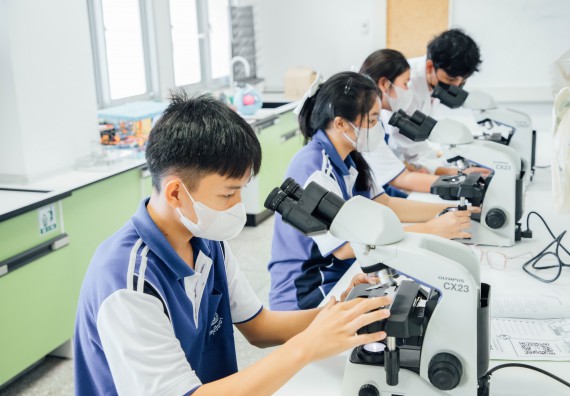 ภาพกิจกรรม    คณะวิทยาศาสตร์และเทคโนโลยี มหาวิทยาลัยราชภัฏกำแพงเพชร ร่วมกับโรงเรียนผดุงปัญญา จัดค่ายวิทยาศาสตร์  และค่ายเทคนิคปลอดเชื้อ