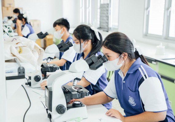 ภาพกิจกรรม    คณะวิทยาศาสตร์และเทคโนโลยี มหาวิทยาลัยราชภัฏกำแพงเพชร ร่วมกับโรงเรียนผดุงปัญญา จัดค่ายวิทยาศาสตร์  และค่ายเทคนิคปลอดเชื้อ