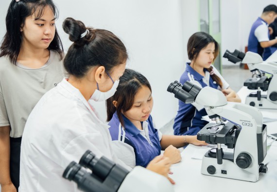 ภาพกิจกรรม    คณะวิทยาศาสตร์และเทคโนโลยี มหาวิทยาลัยราชภัฏกำแพงเพชร ร่วมกับโรงเรียนผดุงปัญญา จัดค่ายวิทยาศาสตร์  และค่ายเทคนิคปลอดเชื้อ