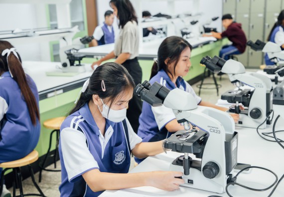 ภาพกิจกรรม    คณะวิทยาศาสตร์และเทคโนโลยี มหาวิทยาลัยราชภัฏกำแพงเพชร ร่วมกับโรงเรียนผดุงปัญญา จัดค่ายวิทยาศาสตร์  และค่ายเทคนิคปลอดเชื้อ