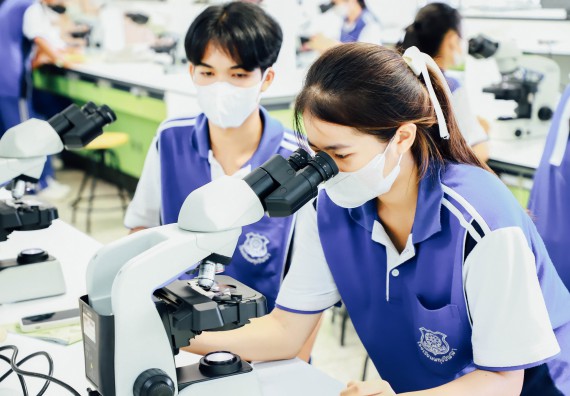 ภาพกิจกรรม    คณะวิทยาศาสตร์และเทคโนโลยี มหาวิทยาลัยราชภัฏกำแพงเพชร ร่วมกับโรงเรียนผดุงปัญญา จัดค่ายวิทยาศาสตร์  และค่ายเทคนิคปลอดเชื้อ