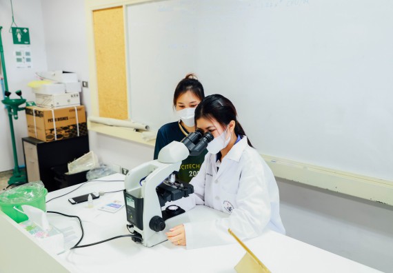 ภาพกิจกรรม    คณะวิทยาศาสตร์และเทคโนโลยี มหาวิทยาลัยราชภัฏกำแพงเพชร ร่วมกับโรงเรียนผดุงปัญญา จัดค่ายวิทยาศาสตร์  และค่ายเทคนิคปลอดเชื้อ