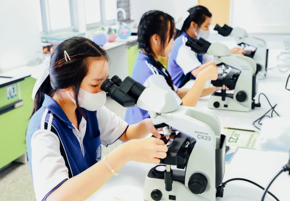 ภาพกิจกรรม    คณะวิทยาศาสตร์และเทคโนโลยี มหาวิทยาลัยราชภัฏกำแพงเพชร ร่วมกับโรงเรียนผดุงปัญญา จัดค่ายวิทยาศาสตร์  และค่ายเทคนิคปลอดเชื้อ