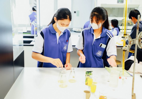 ภาพกิจกรรม    คณะวิทยาศาสตร์และเทคโนโลยี มหาวิทยาลัยราชภัฏกำแพงเพชร ร่วมกับโรงเรียนผดุงปัญญา จัดค่ายวิทยาศาสตร์  และค่ายเทคนิคปลอดเชื้อ