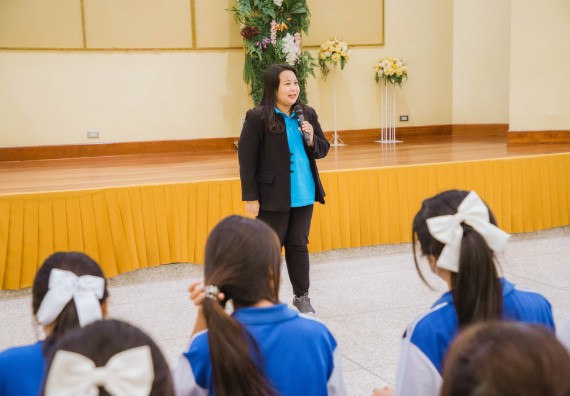 ภาพกิจกรรม    คณะวิทยาศาสตร์และเทคโนโลยี มหาวิทยาลัยราชภัฏกำแพงเพชร ร่วมกับโรงเรียนผดุงปัญญา จัดค่ายวิทยาศาสตร์  และค่ายเทคนิคปลอดเชื้อ