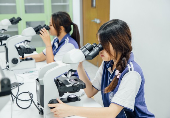 ภาพกิจกรรม    คณะวิทยาศาสตร์และเทคโนโลยี มหาวิทยาลัยราชภัฏกำแพงเพชร ร่วมกับโรงเรียนผดุงปัญญา จัดค่ายวิทยาศาสตร์  และค่ายเทคนิคปลอดเชื้อ