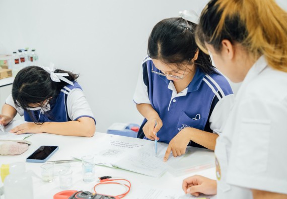 ภาพกิจกรรม    คณะวิทยาศาสตร์และเทคโนโลยี มหาวิทยาลัยราชภัฏกำแพงเพชร ร่วมกับโรงเรียนผดุงปัญญา จัดค่ายวิทยาศาสตร์  และค่ายเทคนิคปลอดเชื้อ