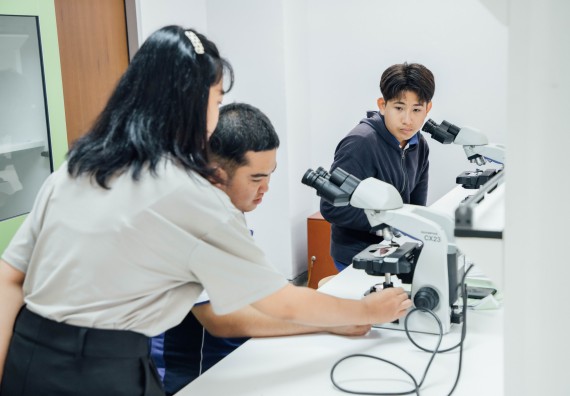 ภาพกิจกรรม    คณะวิทยาศาสตร์และเทคโนโลยี มหาวิทยาลัยราชภัฏกำแพงเพชร ร่วมกับโรงเรียนผดุงปัญญา จัดค่ายวิทยาศาสตร์  และค่ายเทคนิคปลอดเชื้อ