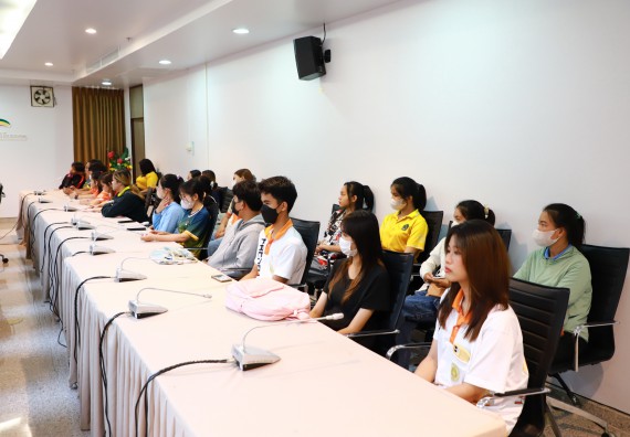 ภาพกิจกรรม  คณบดี ผู้บริหาร พบนักศึกษา ในการประชุมสโมสรนักศึกษา หัวหน้าห้องทุกหมู่เรียนชั้นปีที่ 1-4