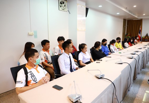 ภาพกิจกรรม  คณบดี ผู้บริหาร พบนักศึกษา ในการประชุมสโมสรนักศึกษา หัวหน้าห้องทุกหมู่เรียนชั้นปีที่ 1-4