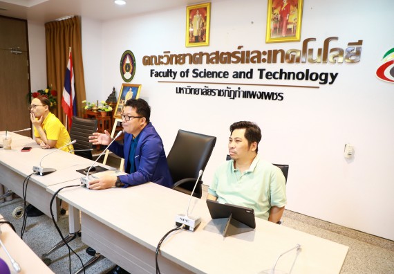 ภาพกิจกรรม  คณบดี ผู้บริหาร พบนักศึกษา ในการประชุมสโมสรนักศึกษา หัวหน้าห้องทุกหมู่เรียนชั้นปีที่ 1-4