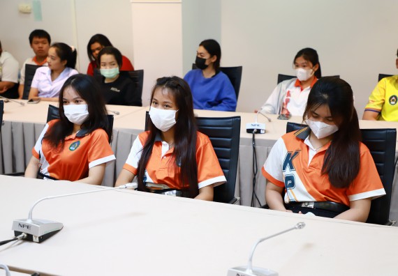 ภาพกิจกรรม  คณบดี ผู้บริหาร พบนักศึกษา ในการประชุมสโมสรนักศึกษา หัวหน้าห้องทุกหมู่เรียนชั้นปีที่ 1-4