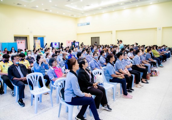 ภาพกิจกรรม  คณะวิทยาศาสตร์และเทคโนโลยี มหาวิทยาลัยราชภัฏกำแพงเพชร ร่วมกับ มูลนิธิถันยรักษ์ในพระราชนูปถัมภ์สมเด็จพระศรีนครินทราบรมราชชนนี (สมเด็จย่า) จัดกิจกรรมสัมมนาวิชาการ เนื่องในวันมะเร็งเต้านมสากล