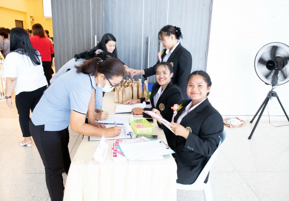 ภาพกิจกรรม  คณะวิทยาศาสตร์และเทคโนโลยี มหาวิทยาลัยราชภัฏกำแพงเพชร ร่วมกับ มูลนิธิถันยรักษ์ในพระราชนูปถัมภ์สมเด็จพระศรีนครินทราบรมราชชนนี (สมเด็จย่า) จัดกิจกรรมสัมมนาวิชาการ เนื่องในวันมะเร็งเต้านมสากล