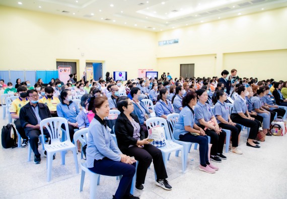 ภาพกิจกรรม  คณะวิทยาศาสตร์และเทคโนโลยี มหาวิทยาลัยราชภัฏกำแพงเพชร ร่วมกับ มูลนิธิถันยรักษ์ในพระราชนูปถัมภ์สมเด็จพระศรีนครินทราบรมราชชนนี (สมเด็จย่า) จัดกิจกรรมสัมมนาวิชาการ เนื่องในวันมะเร็งเต้านมสากล