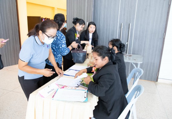 ภาพกิจกรรม  คณะวิทยาศาสตร์และเทคโนโลยี มหาวิทยาลัยราชภัฏกำแพงเพชร ร่วมกับ มูลนิธิถันยรักษ์ในพระราชนูปถัมภ์สมเด็จพระศรีนครินทราบรมราชชนนี (สมเด็จย่า) จัดกิจกรรมสัมมนาวิชาการ เนื่องในวันมะเร็งเต้านมสากล