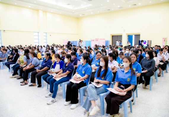 ภาพกิจกรรม  คณะวิทยาศาสตร์และเทคโนโลยี มหาวิทยาลัยราชภัฏกำแพงเพชร ร่วมกับ มูลนิธิถันยรักษ์ในพระราชนูปถัมภ์สมเด็จพระศรีนครินทราบรมราชชนนี (สมเด็จย่า) จัดกิจกรรมสัมมนาวิชาการ เนื่องในวันมะเร็งเต้านมสากล